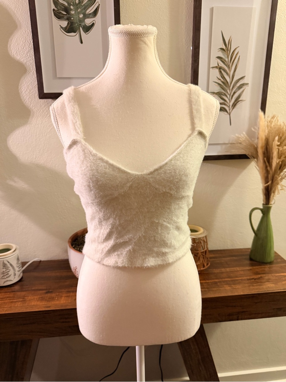 White Fuzzy Crop Top Soft Plush Tank Sweetheart Neck Y2K Size M